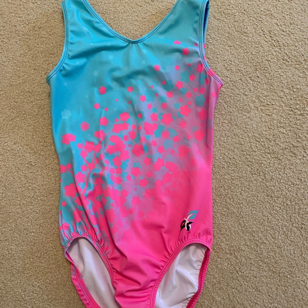 Unite for her Pink invitational leo